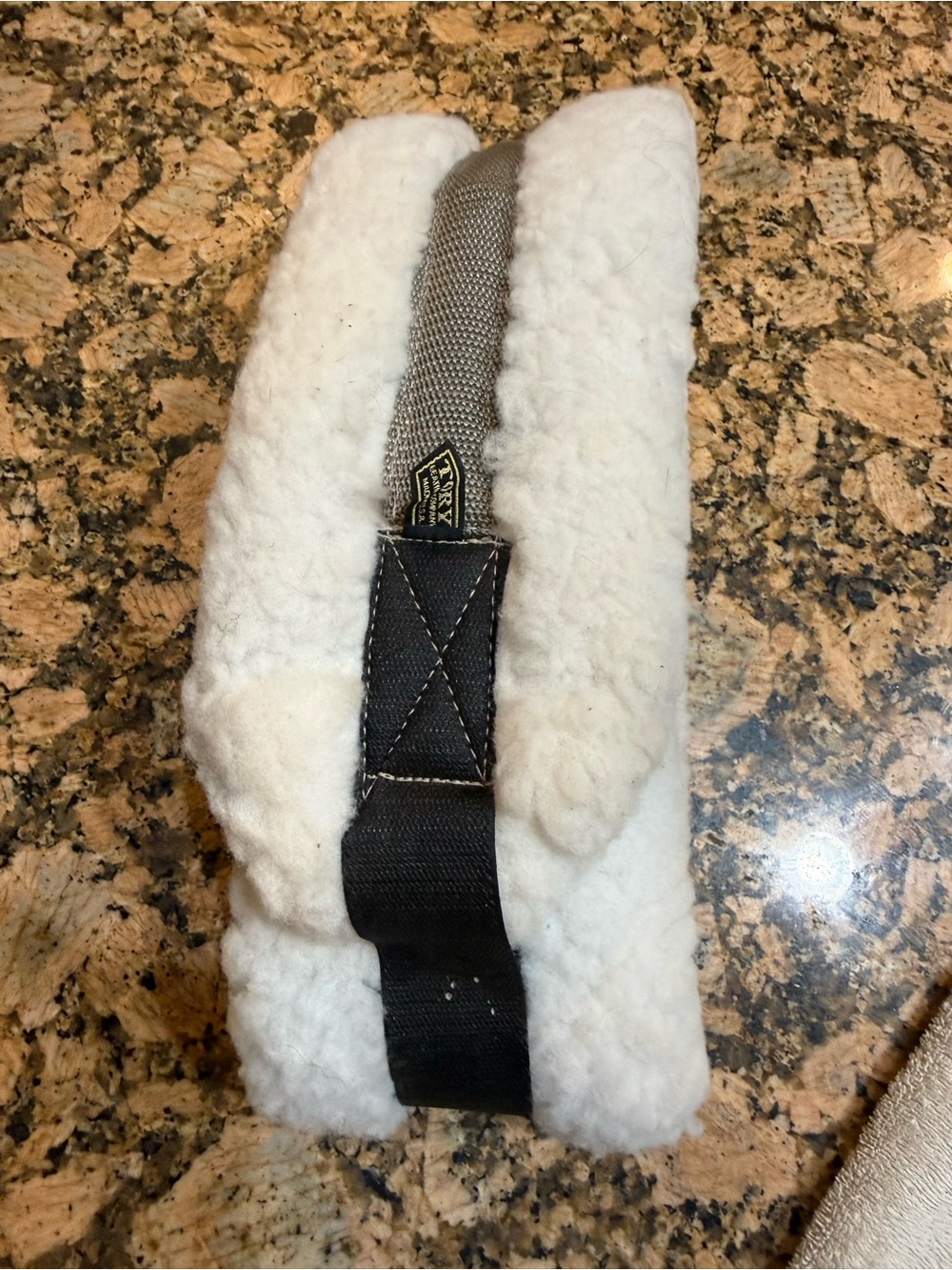 TORY Leather Company Equestrian brand White Shearling horse NECK Wrap